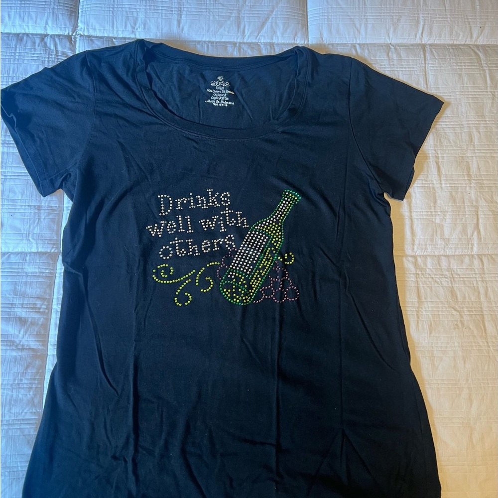 Women’s Sequin Top “Drinks Well With Others” T- Shirt Size XL Wine And Grapes